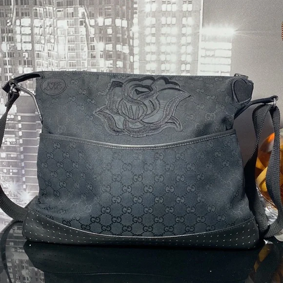 Gucci Black Patch GG Messenger Crossbody Bag - Picture 4 of 16